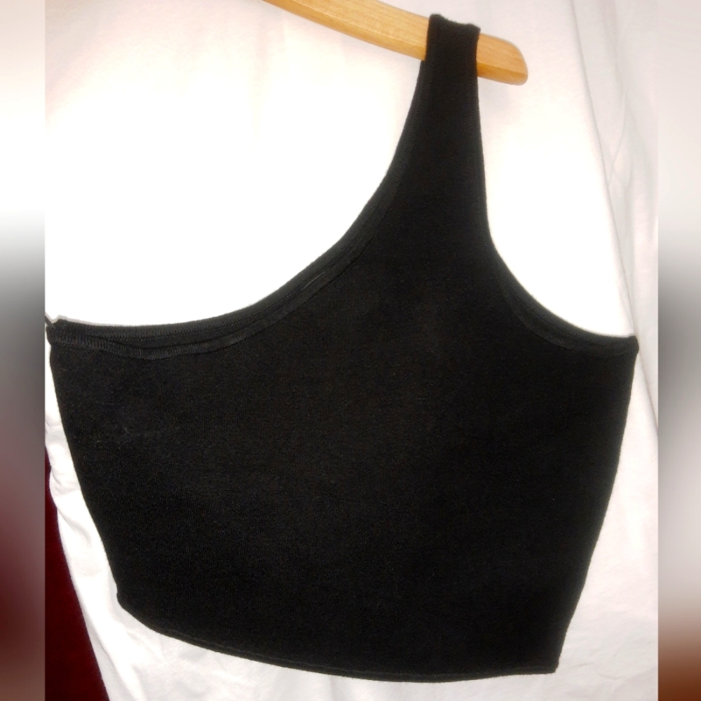 House Of Harlow 1960 One Shoulder Ribbed Knit Crop Tank Top - Picture 2 of 5